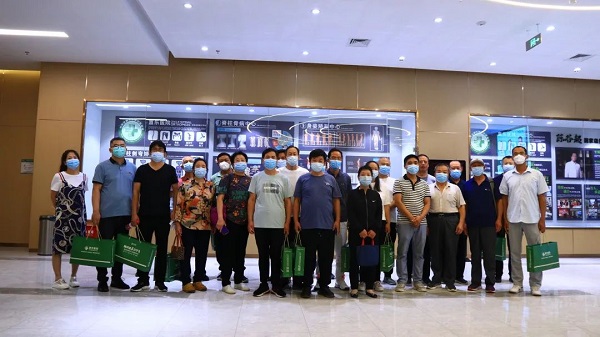 直樂(lè)醫(yī)院膝關(guān)節(jié)平衡診療新技術(shù)交流會(huì)合影 直樂(lè)醫(yī)院膝關(guān)節(jié)平衡診療新技術(shù)交流會(huì)合影