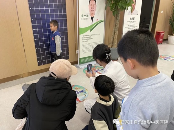 燕都小記者中醫研學活動走進直樂矯形中醫醫院